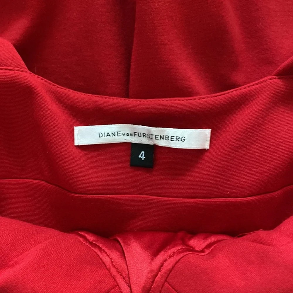Red Diane von Furstenberg sheath dress, size 4 - Picture 7 of 7